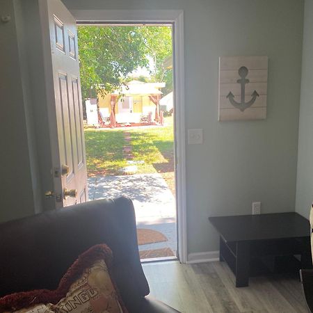 Cozy Retreat: 3-Bedroom House & Cottage with Outdoor Oasis Lake Worth Beach Exterior photo