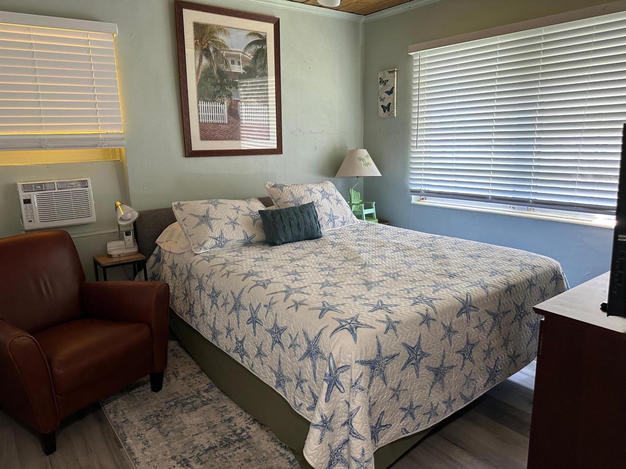 Cozy Retreat: 3-Bedroom House & Cottage with Outdoor Oasis Lake Worth Beach Exterior photo