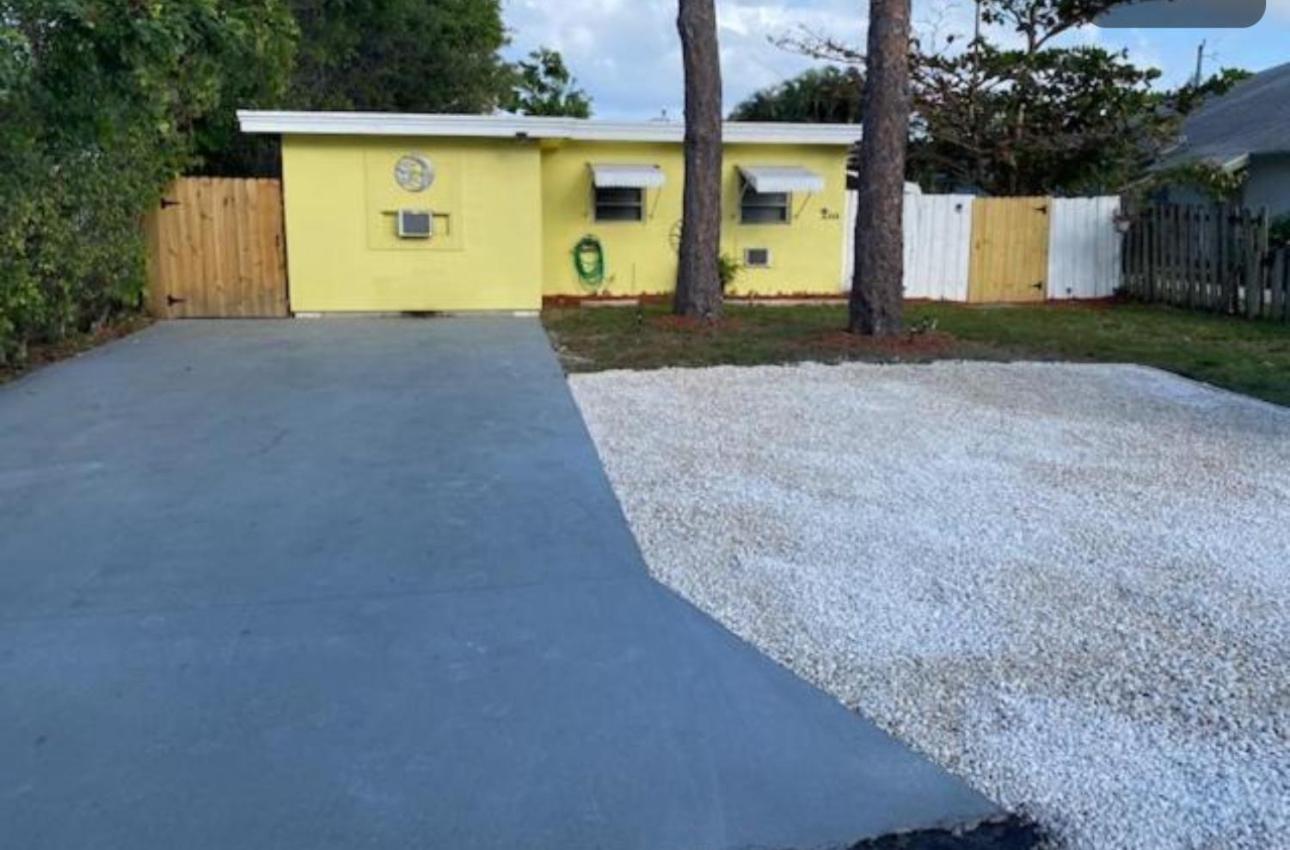Cozy Retreat: 3-Bedroom House & Cottage with Outdoor Oasis Lake Worth Beach Exterior photo